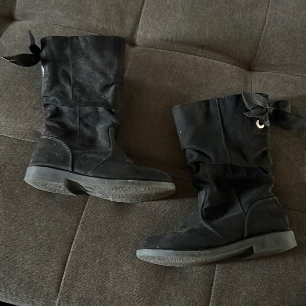 Zip up boots👧